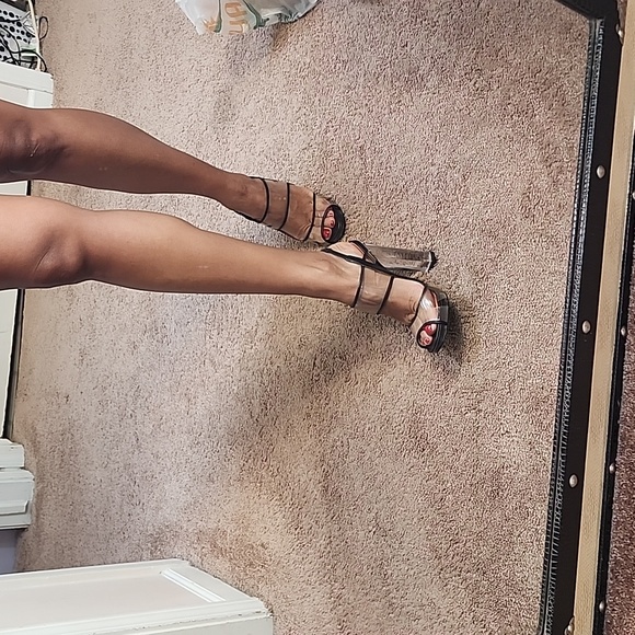 VIA SPIGA BLACK AND CLEAR HEELS - Picture 2 of 14